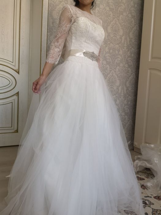 Продам кружевное свадебное платье.