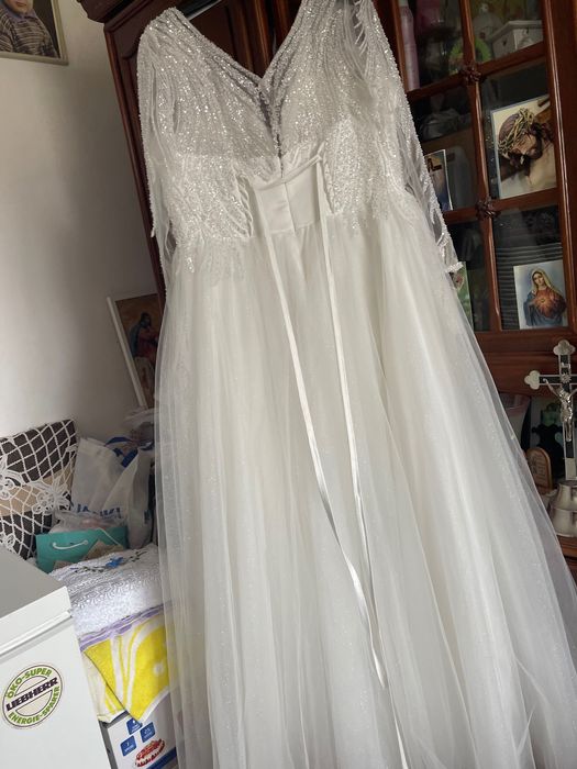 Rochie mireasa si voal, coronita si cercei