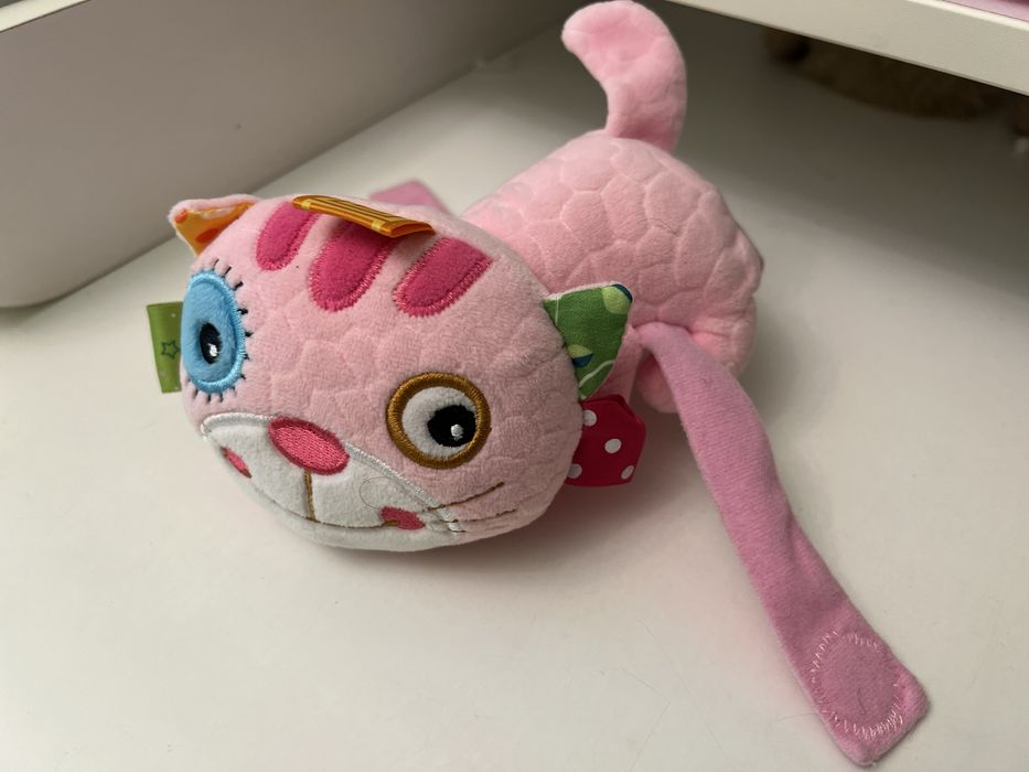 Кошечка браслетик погремушка