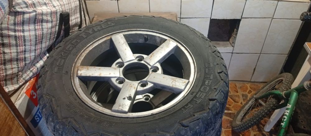 Комплект колес на Нива