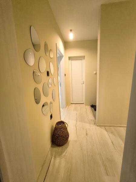 Дава се под наем Тристаен апартамент в Бургас, Зорница - 70 кв.м за 561 € - Снимка #6