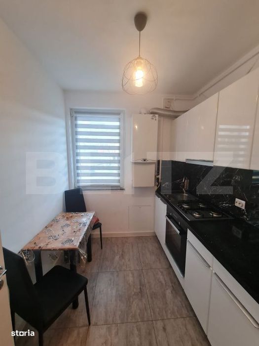 2 camere, bucatarie inchisa, zona Teilor