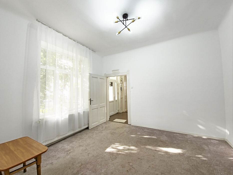 Casa cu 3 camere de inchiriat, birouri, sediu firma, Gruia