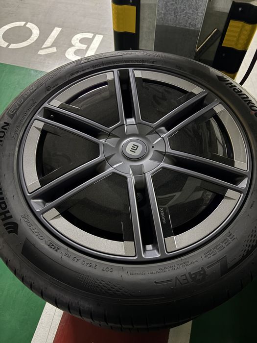 Диски Xiaomi R20 , Шины Hankook lion evo suv 245/50R20 105W