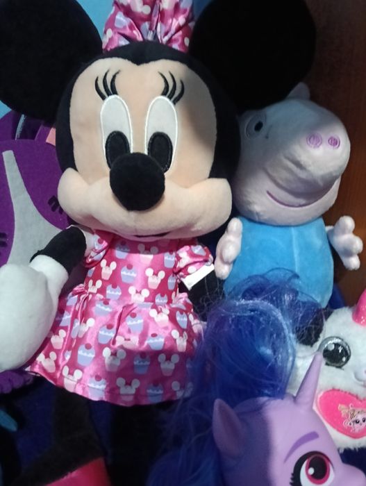 Vând jucării Minnie ,Barbie ,