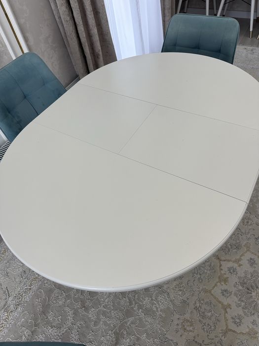 Продам столь 4 стуля