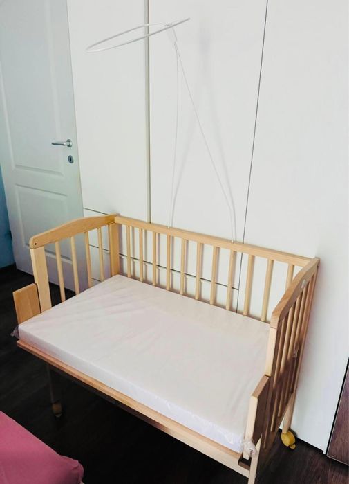 Pătuț bebeluș Waldin din lemn + saltea nouă, nefolosit