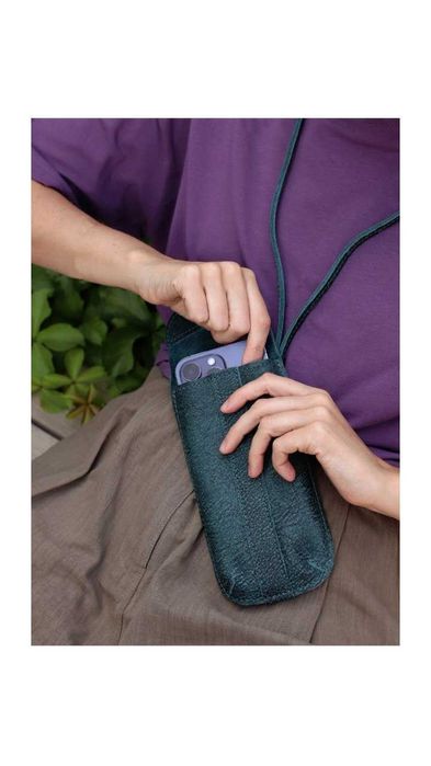 Футляр для очков и телефон