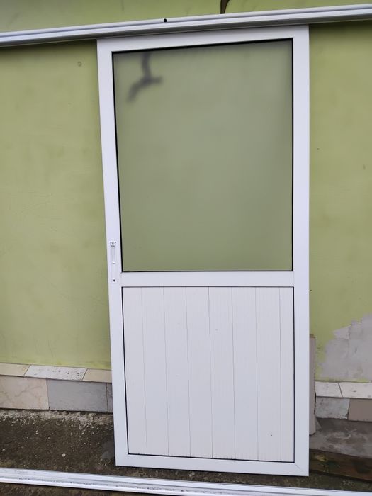 Алуминиева рамка с двойно плъзгащи се врати