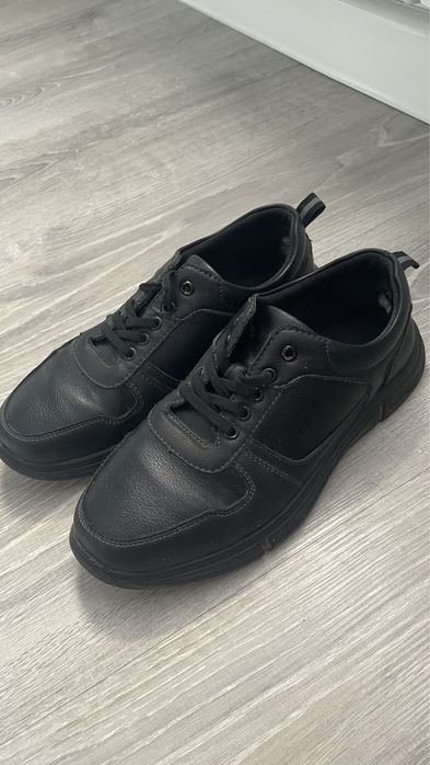 Школьная обувь 2000тг