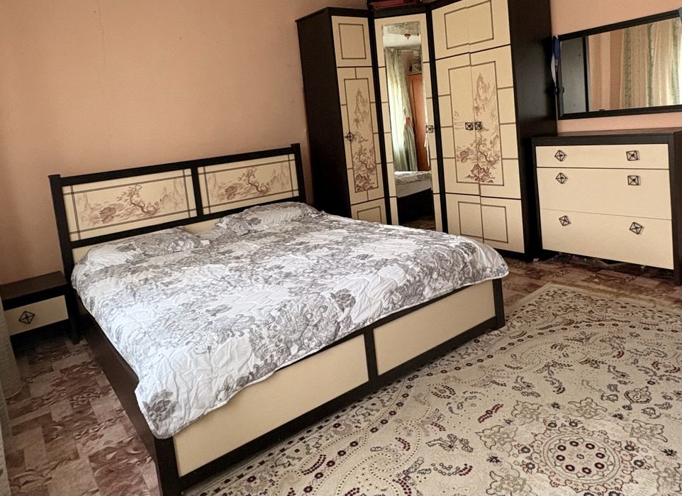 Спальный гарнитур