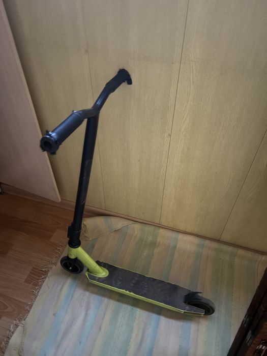 Самокат б/у для детей от 3-5,6лет