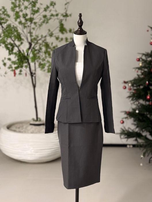 Продам костюм женский