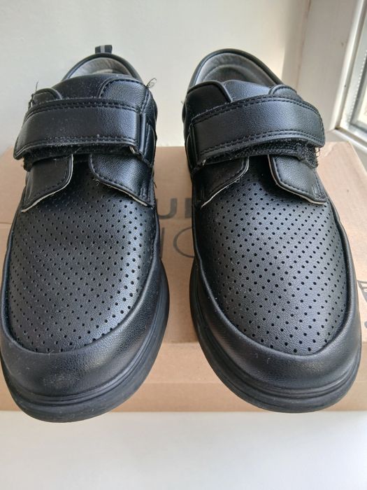 Продам демисезонные туфли для мальчика, 34 размер.