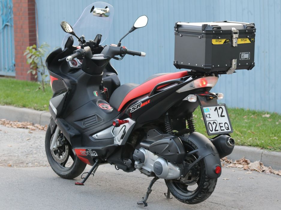 Aprilia sr max 300 Максискутер