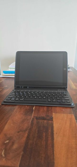 Tableta Apple iPad 10.2" 7th Gen 32GB Wi-Fi+Cellular