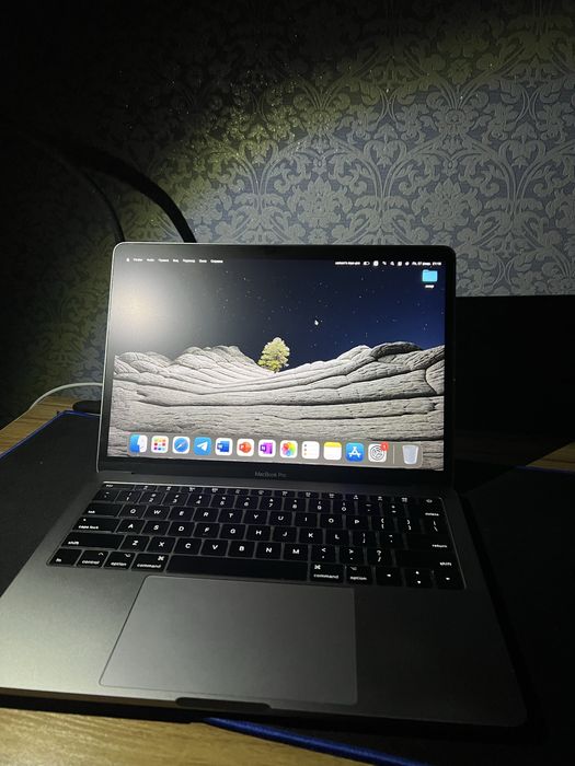 Macbook Pro 2017 i5 13