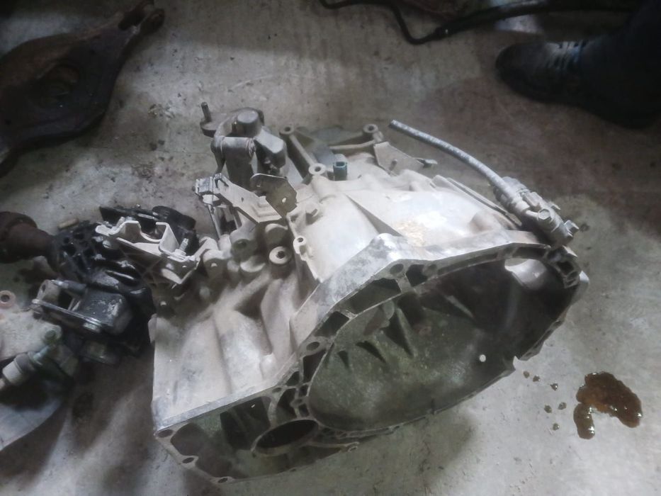 Cutie viteze manuala 6 trepte yd4 8h5 4x4 2.2 d YD22ETI Nissan X-Trai