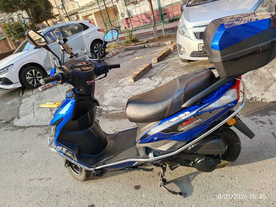 Skuter sotiladi kelishamiz