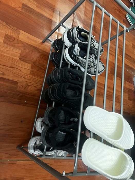 Продам обувницу.