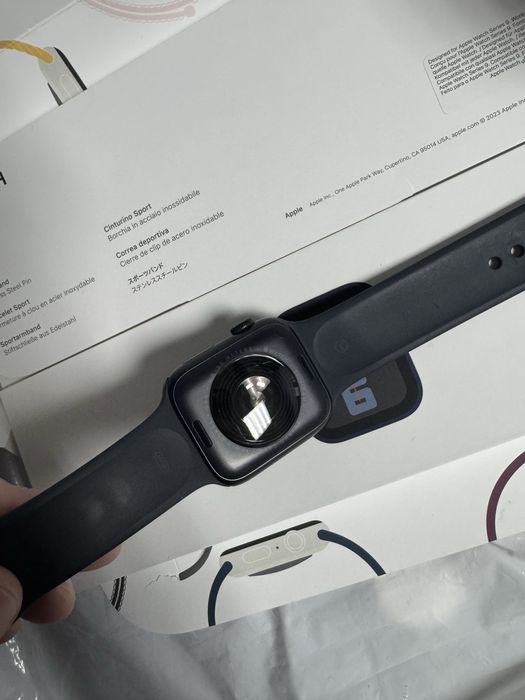 Apple Watch SE (Gen 2) 44 mm