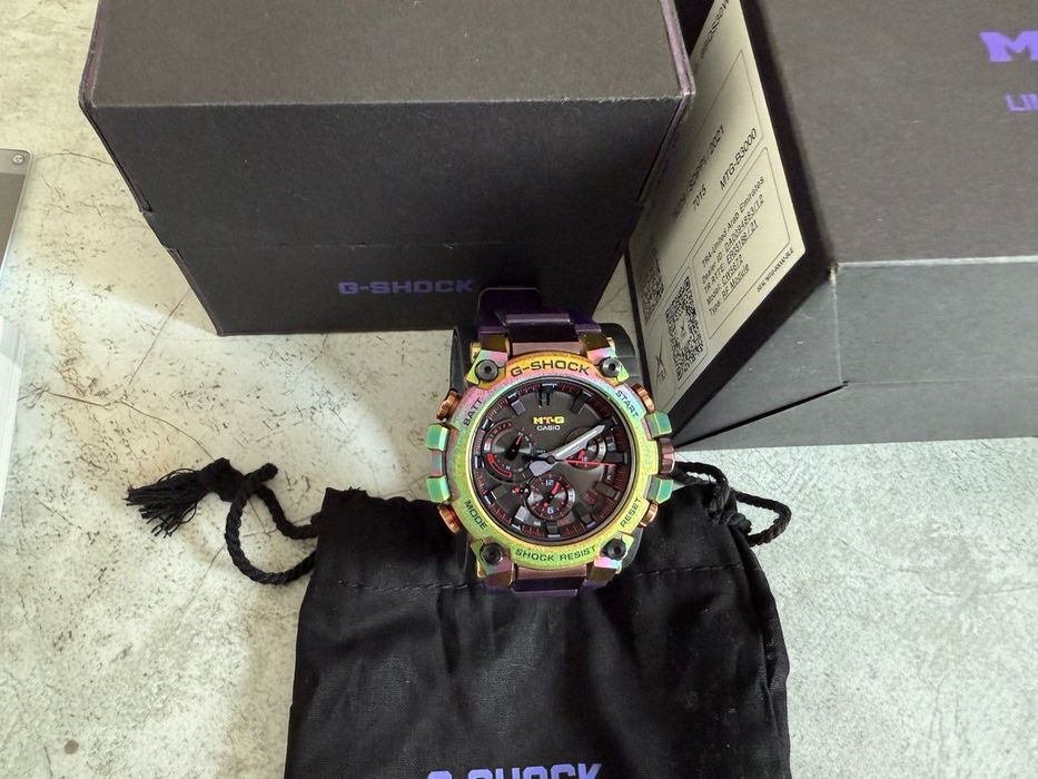 Часы Casio MTG  B3000 Aurora Oval G Shock