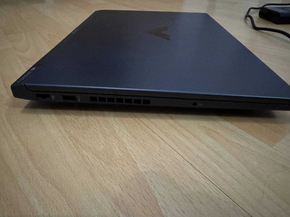 HP Victus 16 / i5-13500H / RTX 4050 / 16GB / 512GB
