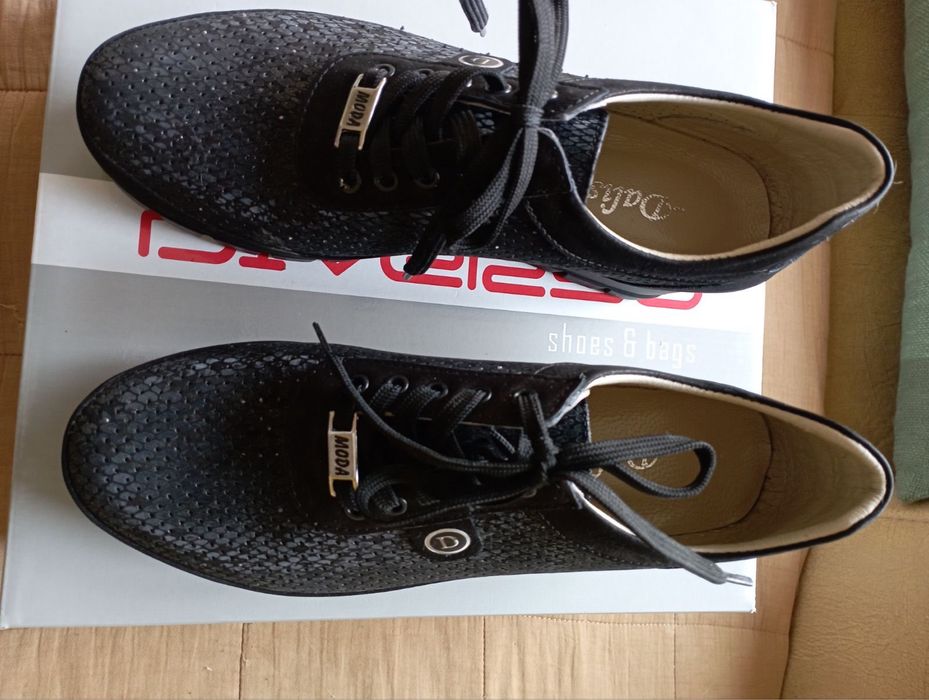 Черни кожени обувки