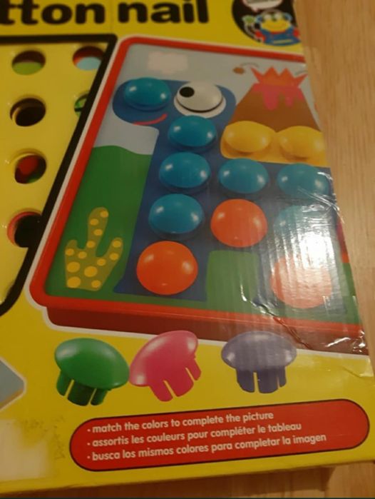Joc creativ mozaic Button Nail in stare foarte buna, cu cutie