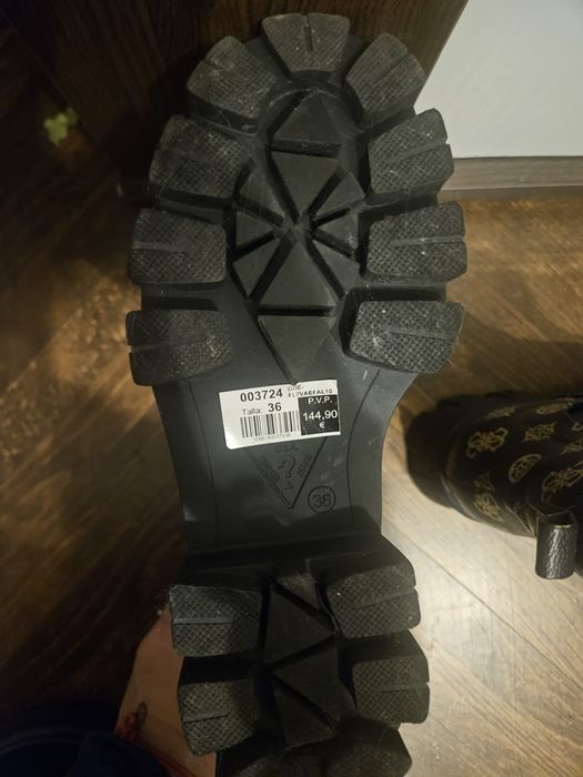 Новииии Боти Guess