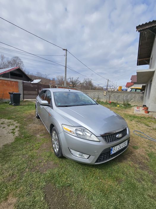 Vând ford mondeo