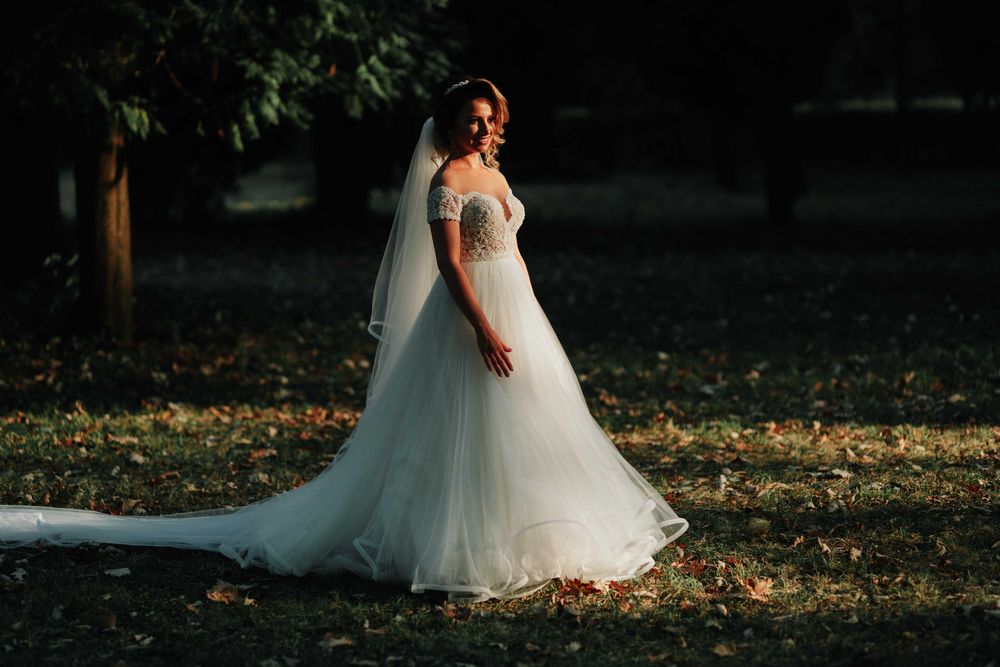 Rochie de mireasă Maya Fashion, mărimea XS/S, cu voal și diademă