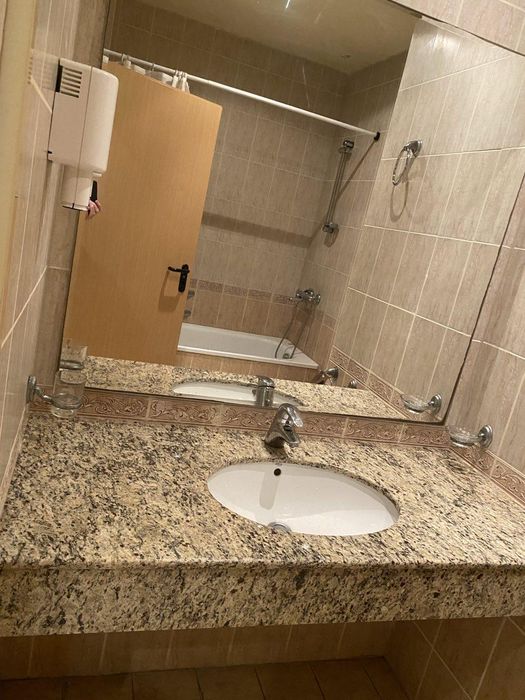 Дава се под наем Едностаен апартамент в Бургас, Център - 40 кв.м за 204 € - Снимка #4