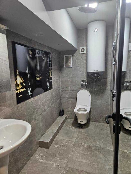 Дава се под наем Двустаен апартамент в Варна, Център - 70 кв.м за 880 € - Снимка #5