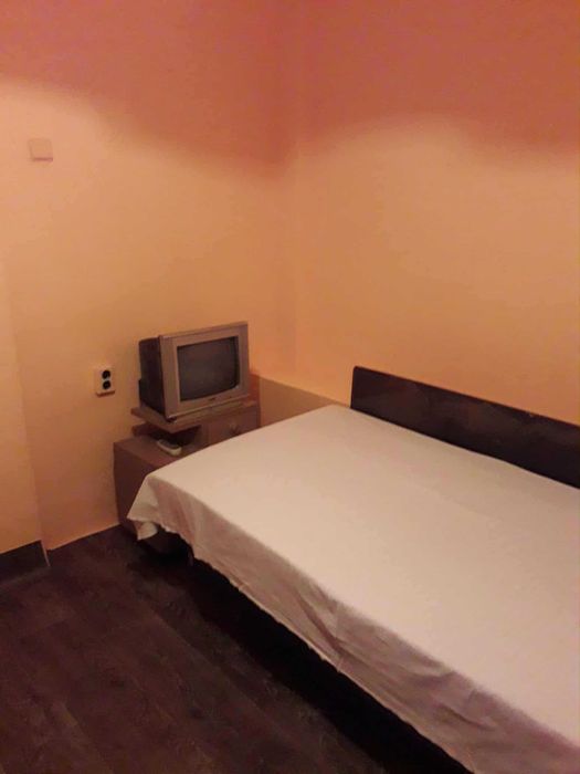 НОЩУВКИ за сам мъж под хотел Черно море