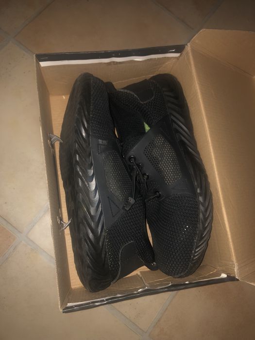 Обувки с бонбе желязни