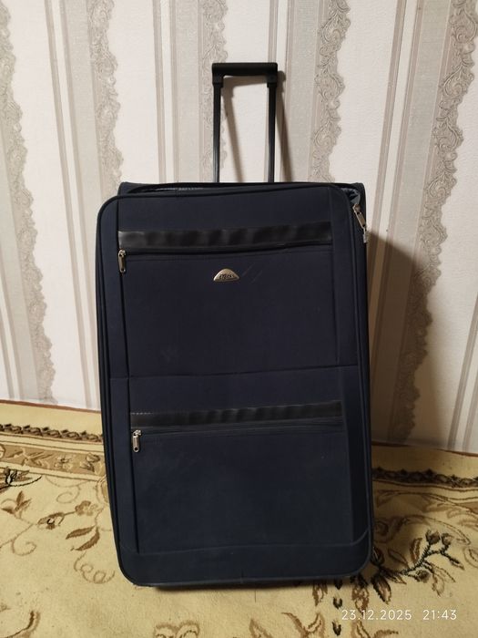 Продаётся чемодан большой б/у