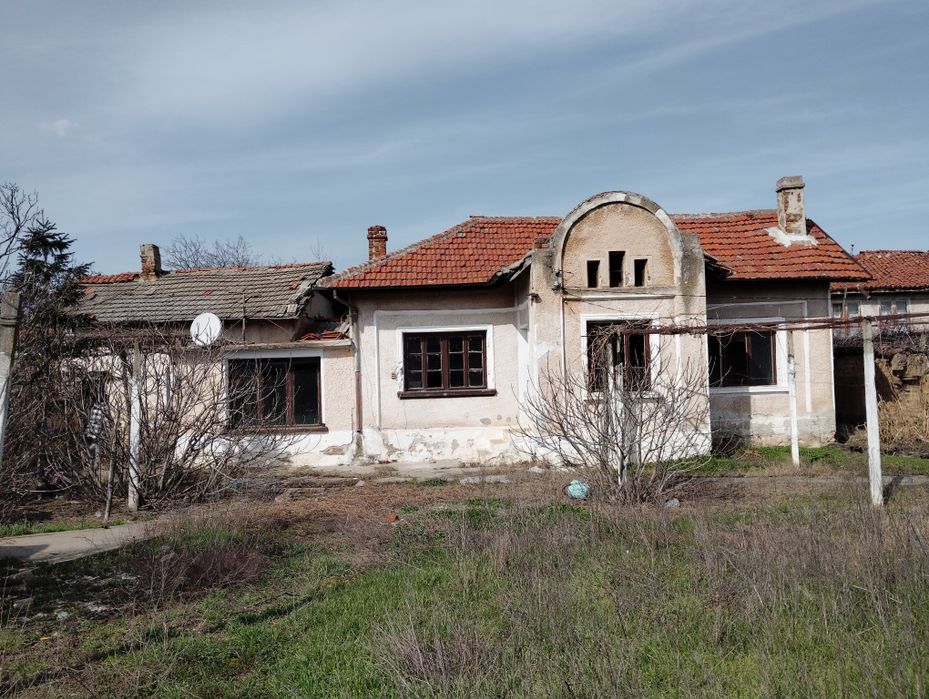 Продава се къща в С.Ветрен