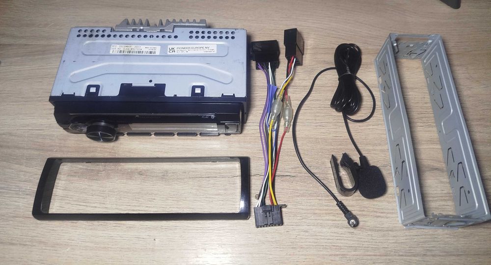 Автомобилно радио Pioneer MVH-S420BT – Bluetooth, USB, Spotify, пълен комплект