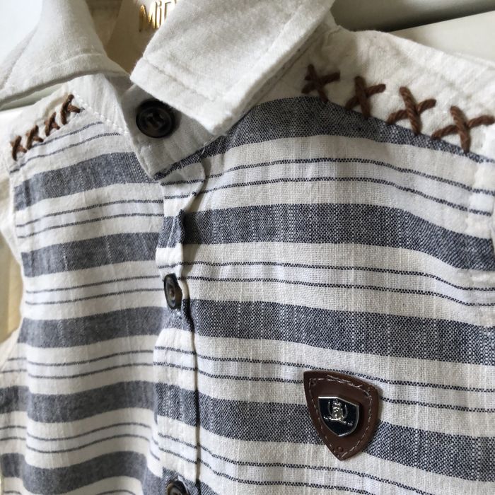 Риза и панталон комлект за момче размер 12/18 месеца