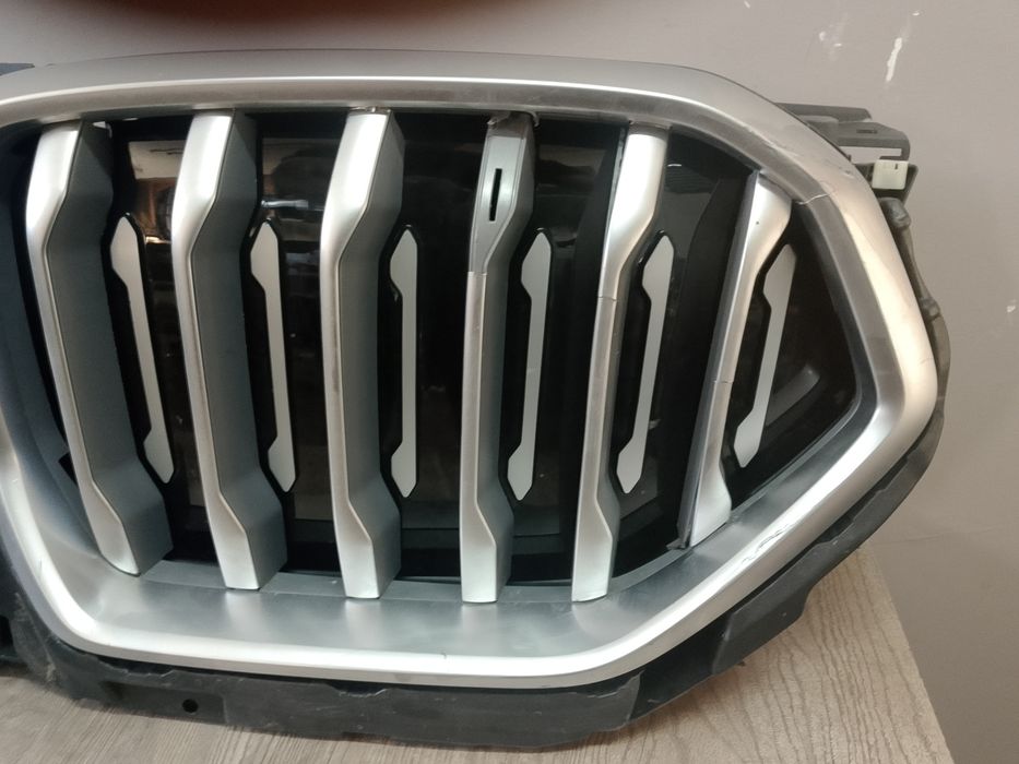 BMW X6 G06 решетка и маска с жалуци