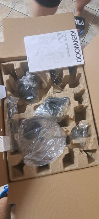Robot de bucătărie pentru prepararea meselor
