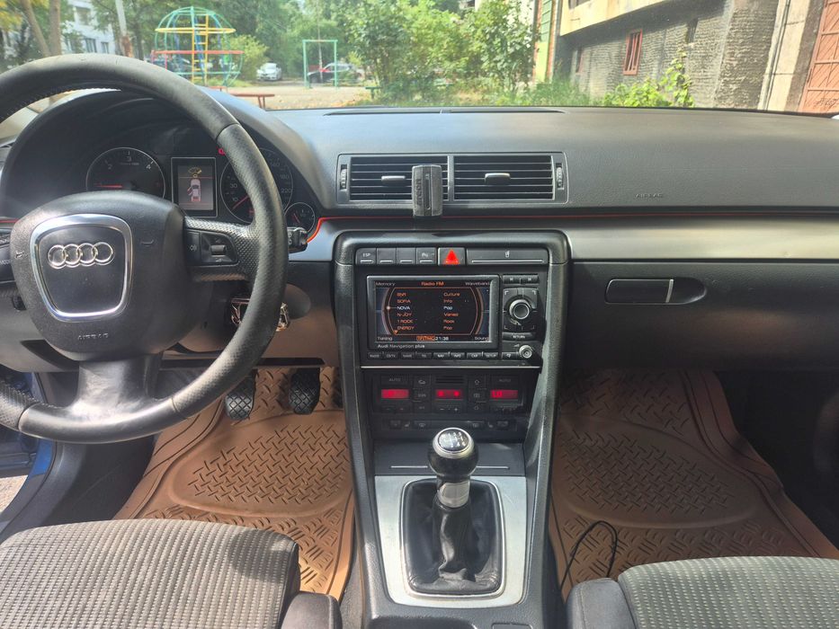 Audi A4 kombi 2.0 tdi