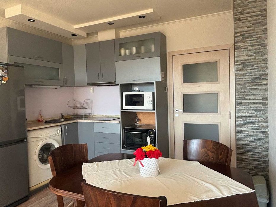 Продава се Тристаен апартамент в Русе, Център - 100 кв.м за 1680 €/кв.м - Снимка #5