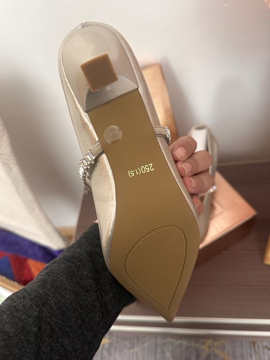 Продам кожаные туфли