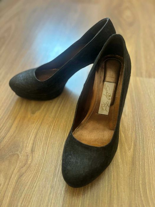 ПОДАРЯВАМ_Обувки ток_39 номер