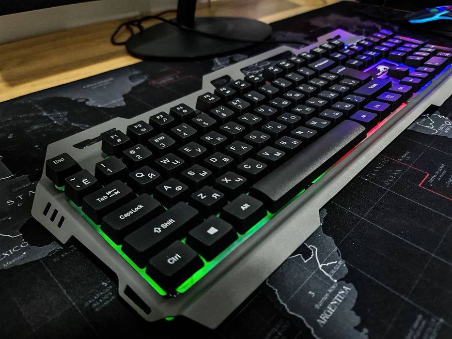 IGROVOY MONTAJNIY FULL Core i5 komplekt komputer sotiladi.