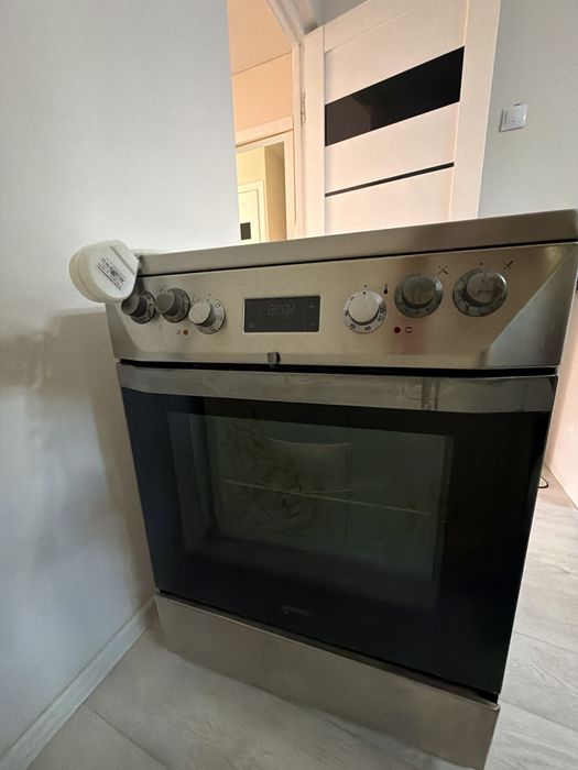 Продам плиту  электрическую