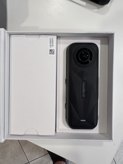 Insta360 X5 (8K 360 Action Cam) + Replacement Lens Kit и аксесоари
