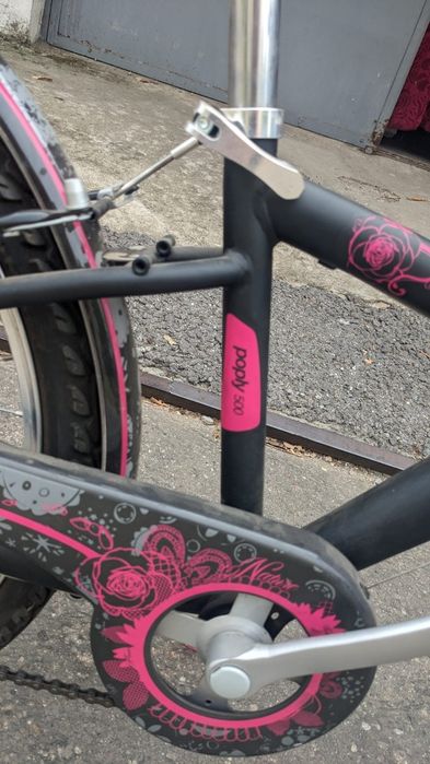 Bicicleta fete roz cu cos